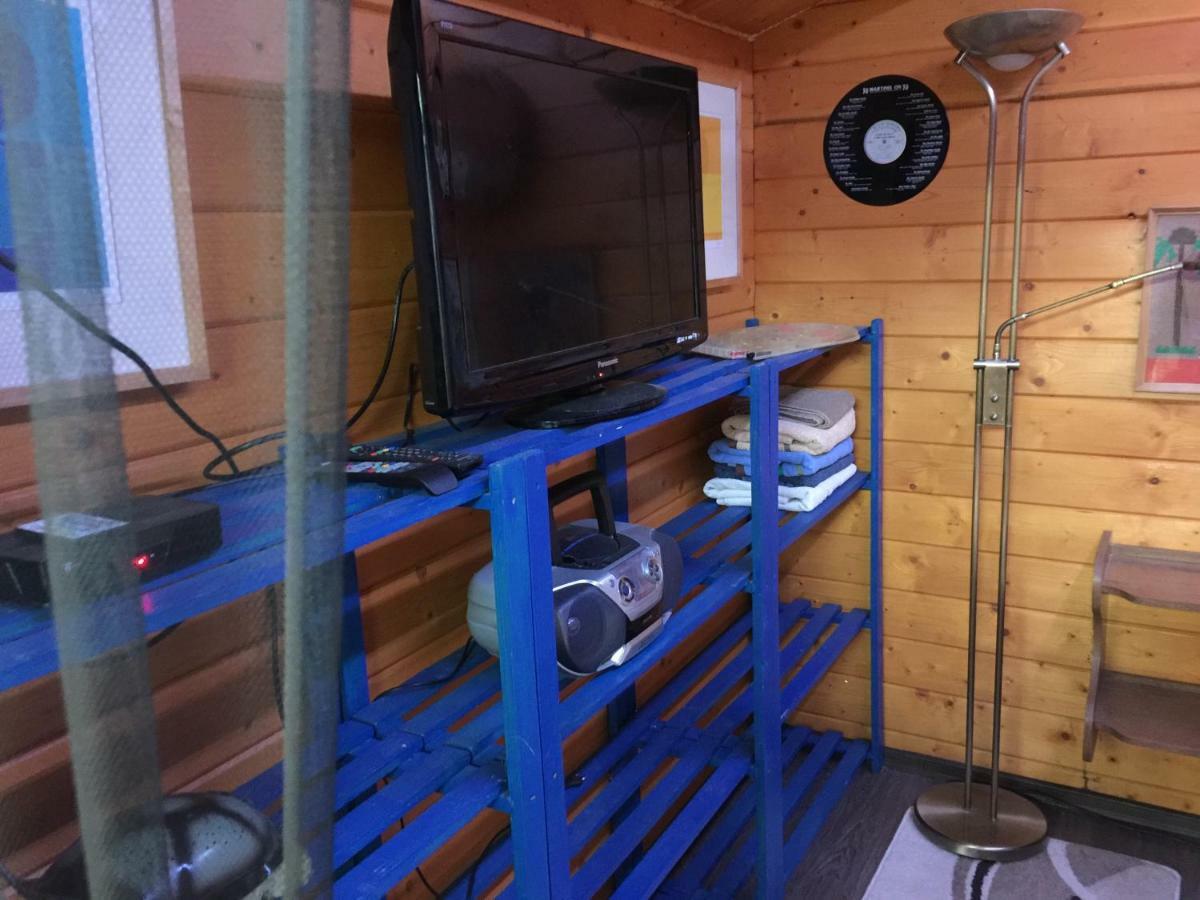 Paros Fahaz Apartment Balatonfoldvar Bagian luar foto