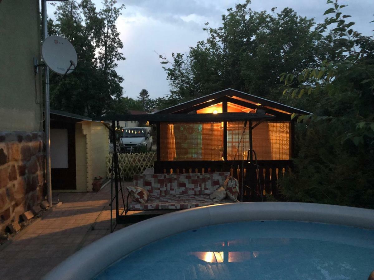 Paros Fahaz Apartment Balatonfoldvar Bagian luar foto